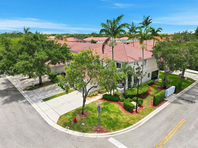 5511 Crossing Rocks Court, Riviera Beach, FL 33407