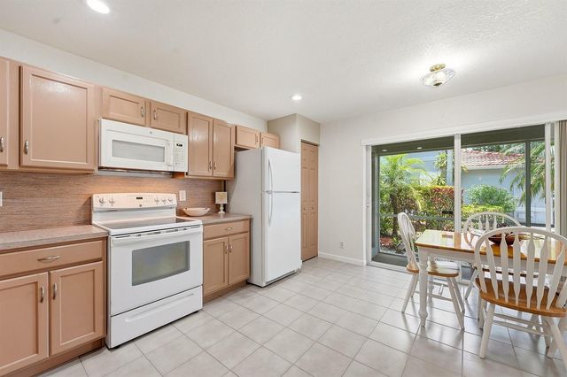 5511 Crossing Rocks Court, Riviera Beach, FL 33407