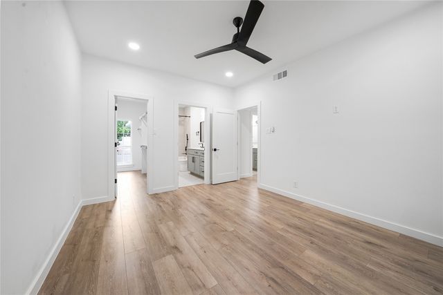 8601 Park Lane 121, Dallas, TX 75231