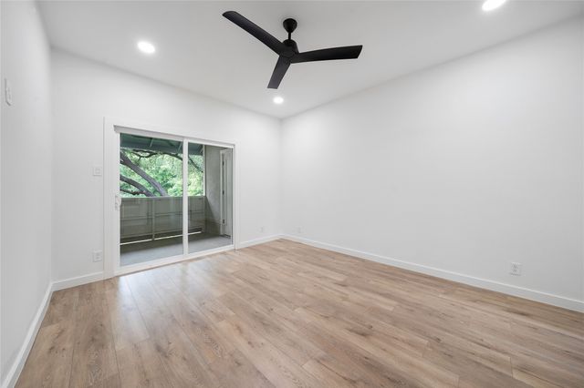 8601 Park Lane 121, Dallas, TX 75231