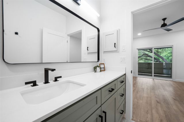8601 Park Lane 121, Dallas, TX 75231
