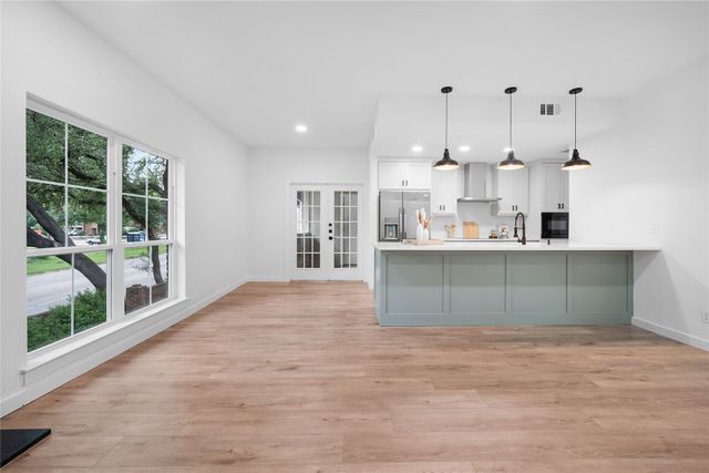 8601 Park Lane 121, Dallas, TX 75231
