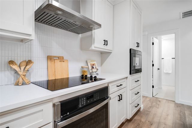 8601 Park Lane 121, Dallas, TX 75231