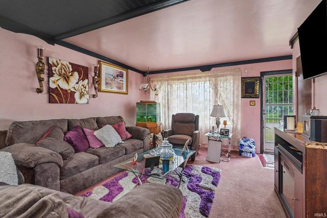 817 Fieldhouse Avenue, Elkhart, IN 46517