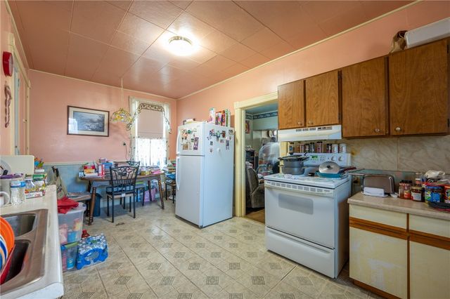 331 Pine St, Latrobe, PA 15650