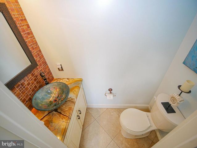 108 N SUFFOLK AVE, Ventnor City, NJ 08406