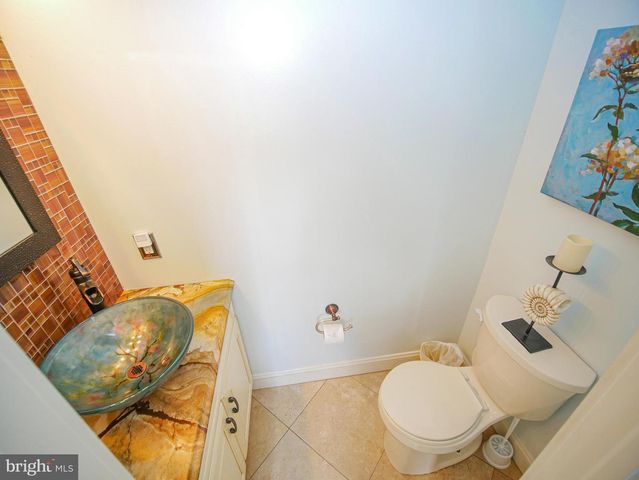 108 N SUFFOLK AVE, Ventnor City, NJ 08406