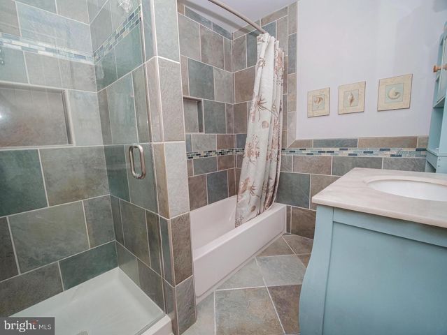 108 N SUFFOLK AVE, Ventnor City, NJ 08406