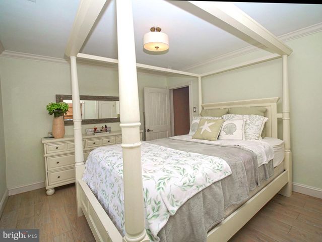 108 N SUFFOLK AVE, Ventnor City, NJ 08406
