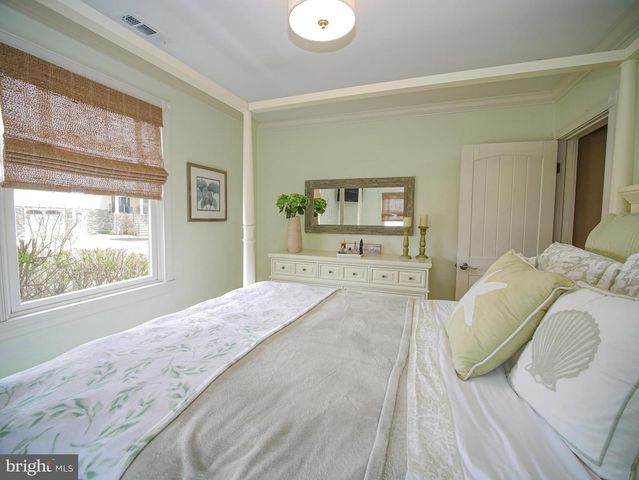 108 N SUFFOLK AVE, Ventnor City, NJ 08406