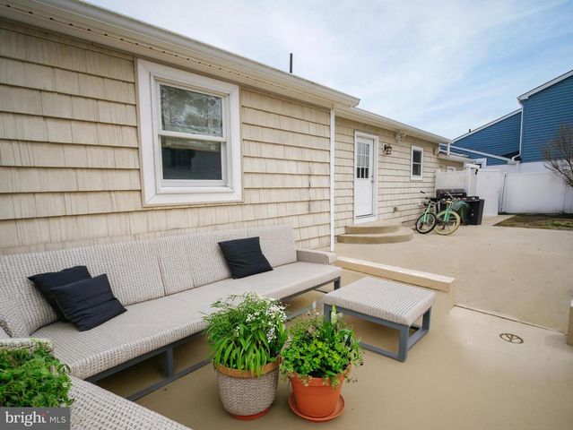 108 N SUFFOLK AVE, Ventnor City, NJ 08406