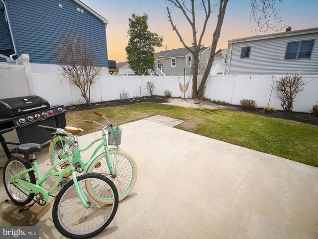 108 N SUFFOLK AVE, Ventnor City, NJ 08406