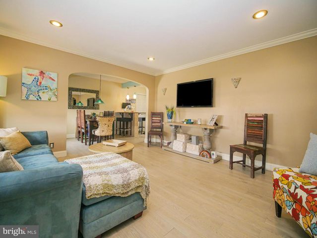 108 N SUFFOLK AVE, Ventnor City, NJ 08406