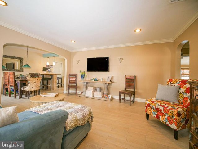 108 N SUFFOLK AVE, Ventnor City, NJ 08406
