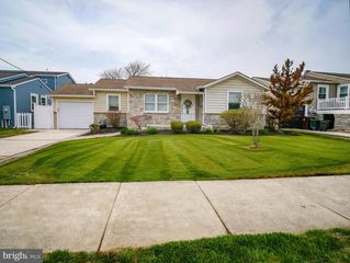 108 N SUFFOLK AVE, Ventnor City, NJ 08406