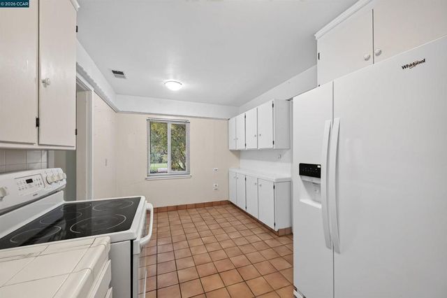 524 Dawkins Dr, Lafayette, CA 94549