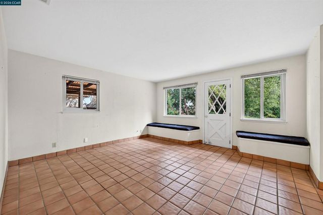 524 Dawkins Dr, Lafayette, CA 94549