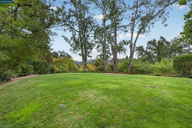 524 Dawkins Dr, Lafayette, CA 94549