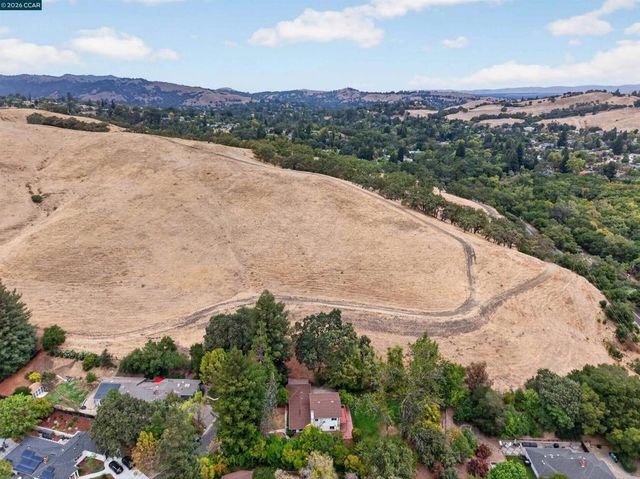 524 Dawkins Dr, Lafayette, CA 94549