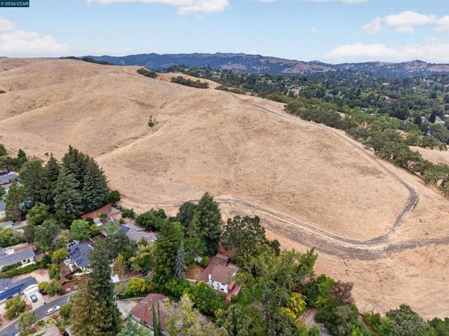 524 Dawkins Dr, Lafayette, CA 94549
