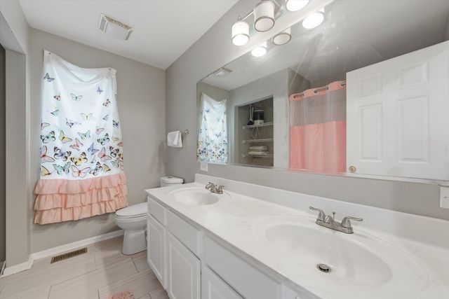 1571 Woodland Lane, Bolingbrook, IL 60490