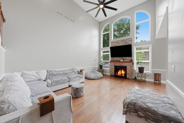 1571 Woodland Lane, Bolingbrook, IL 60490