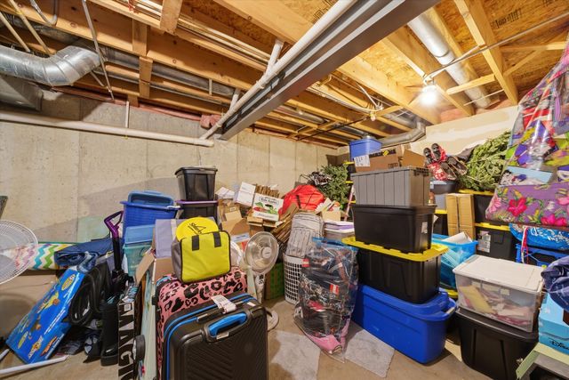 1571 Woodland Lane, Bolingbrook, IL 60490