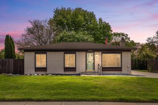 43998 Leonardo Drive, Sterling Heights, MI 48313