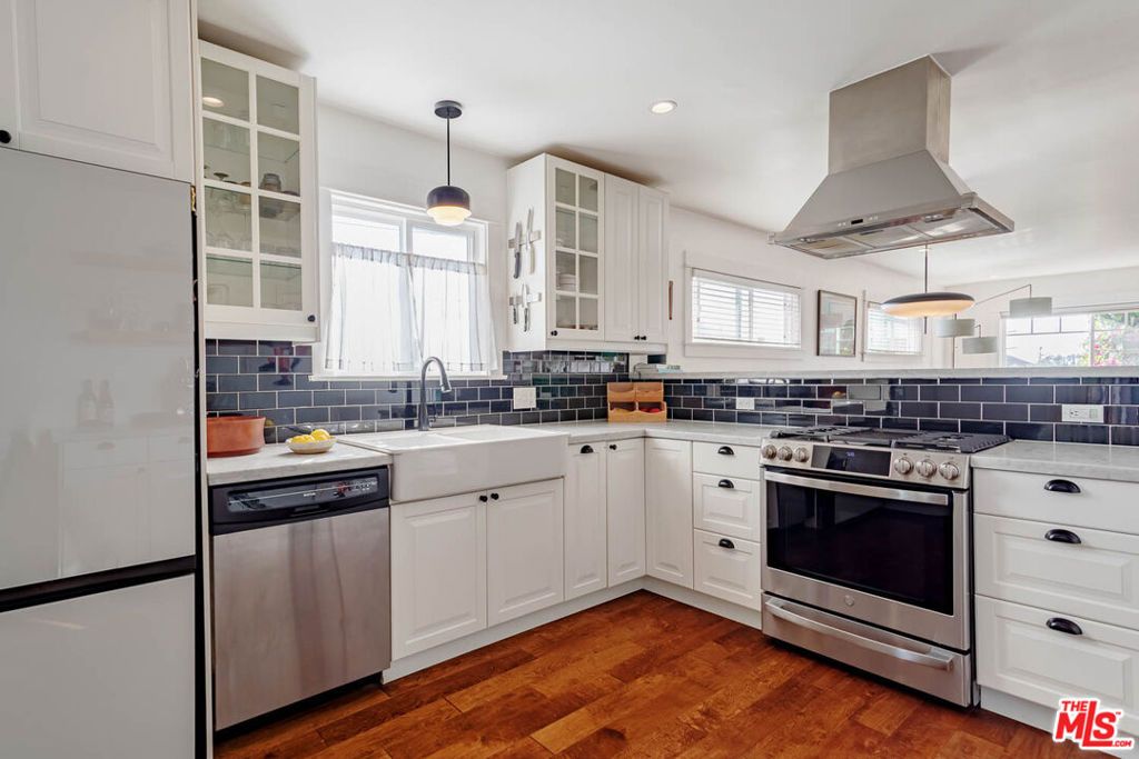 property-img