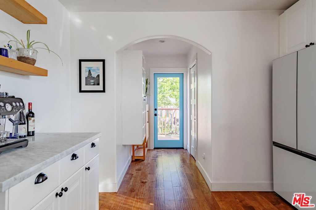 property-img