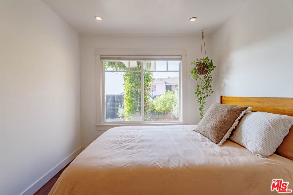 property-img
