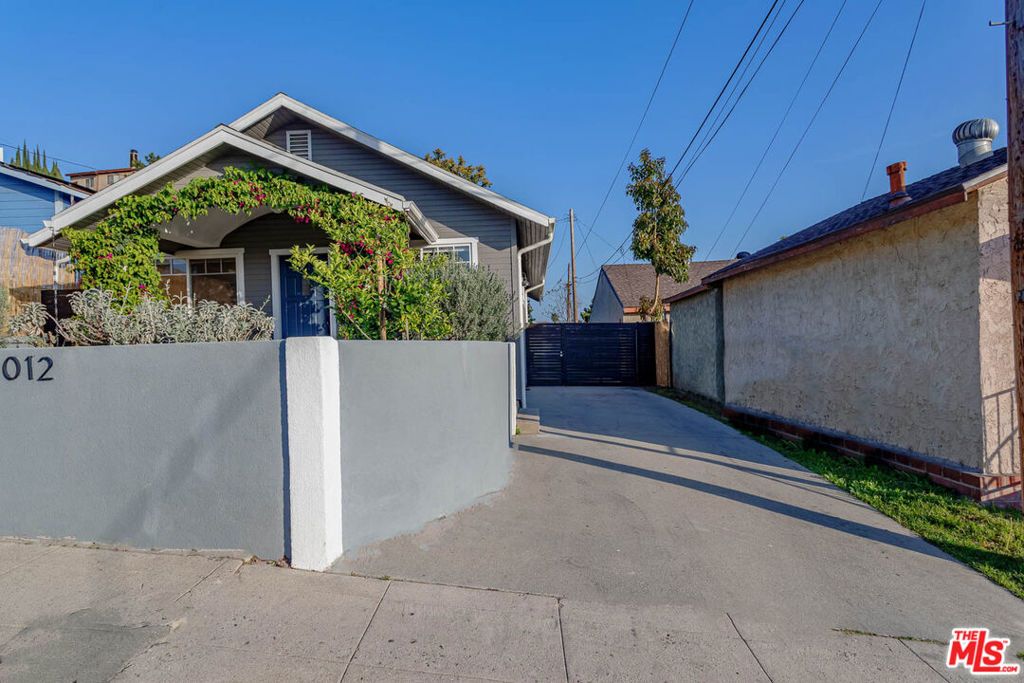 property-img