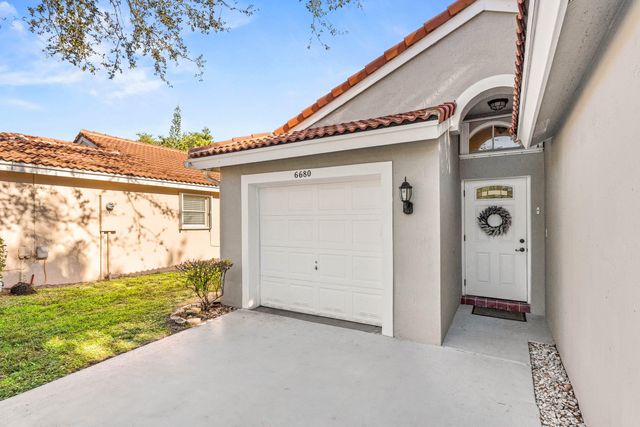 6680 Green Island Circle, Lake Worth, FL 33463
