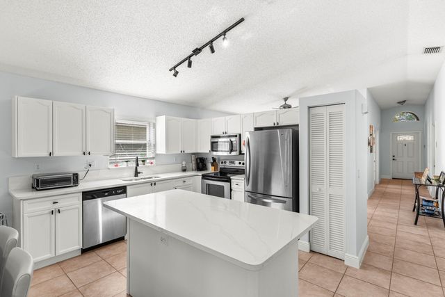 6680 Green Island Circle, Lake Worth, FL 33463