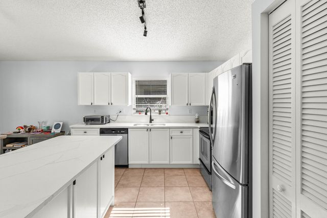 6680 Green Island Circle, Lake Worth, FL 33463