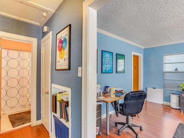 1509 W Koenig LN, Austin, TX 78756