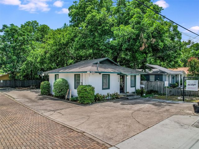 1509 W Koenig LN, Austin, TX 78756