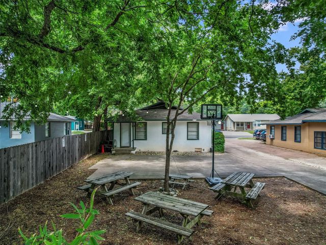 1509 W Koenig LN, Austin, TX 78756
