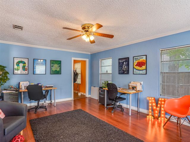 1509 W Koenig LN, Austin, TX 78756