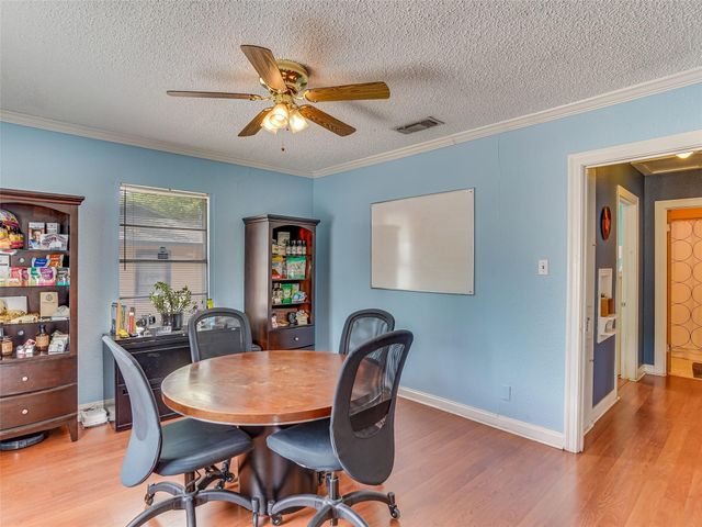 1509 W Koenig LN, Austin, TX 78756