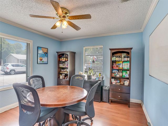 1509 W Koenig LN, Austin, TX 78756