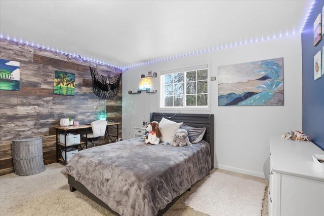 6110 N Cambridge Dr, Spokane, WA 99037