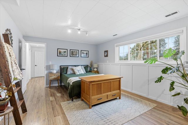 6110 N Cambridge Dr, Spokane, WA 99037