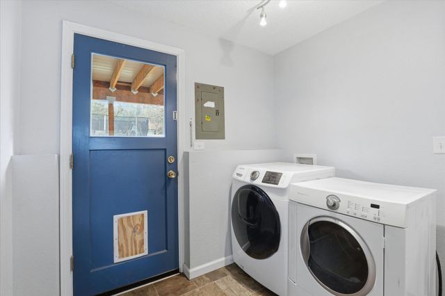 6110 N Cambridge Dr, Spokane, WA 99037