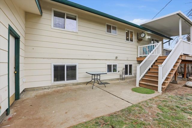 6110 N Cambridge Dr, Spokane, WA 99037