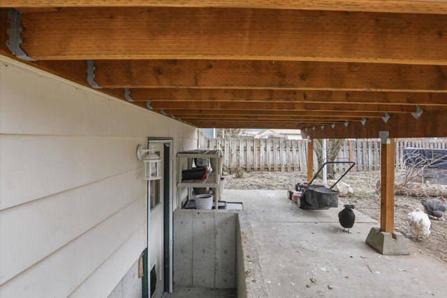 6110 N Cambridge Dr, Spokane, WA 99037