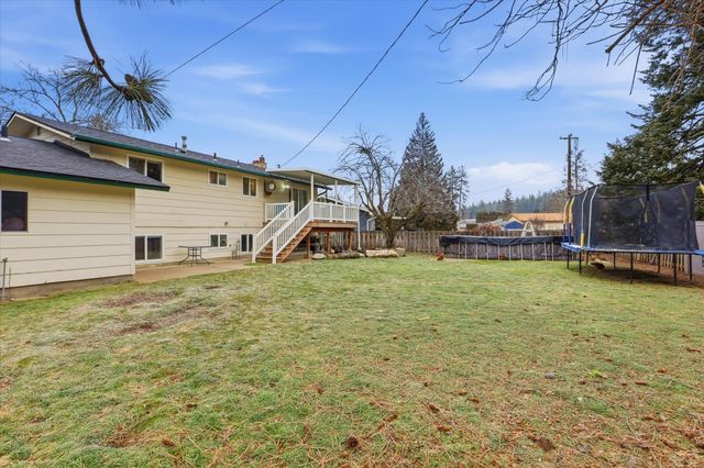 6110 N Cambridge Dr, Spokane, WA 99037