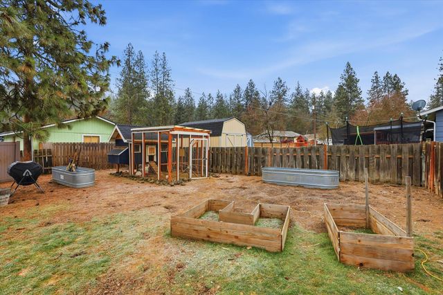 6110 N Cambridge Dr, Spokane, WA 99037