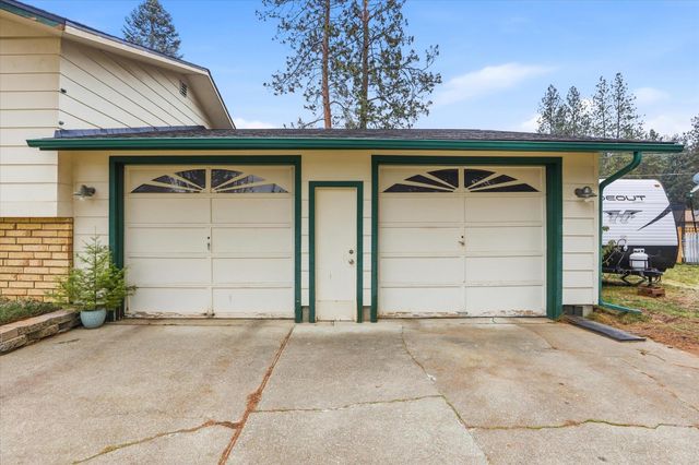 6110 N Cambridge Dr, Spokane, WA 99037