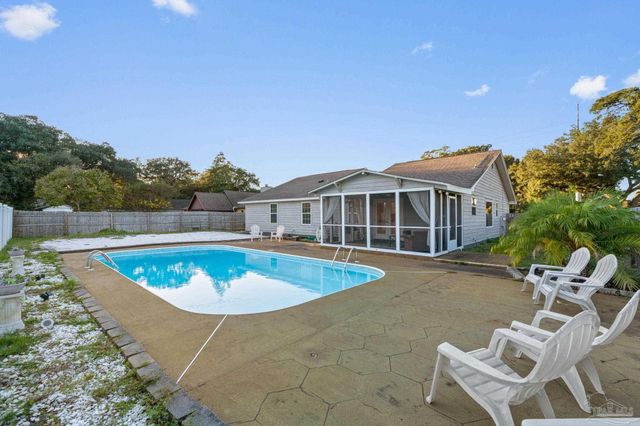 2637 Tinosa Cir, Pensacola, FL 32526